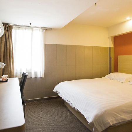 Motel Chongqing Jiefangbai Hongyadong Pedestrian Street Buitenkant foto