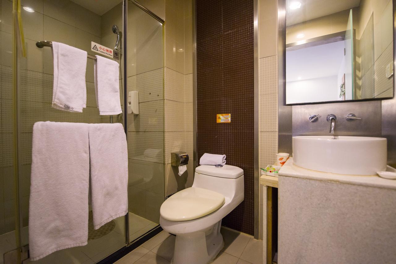 Motel Chongqing Jiefangbai Hongyadong Pedestrian Street Buitenkant foto