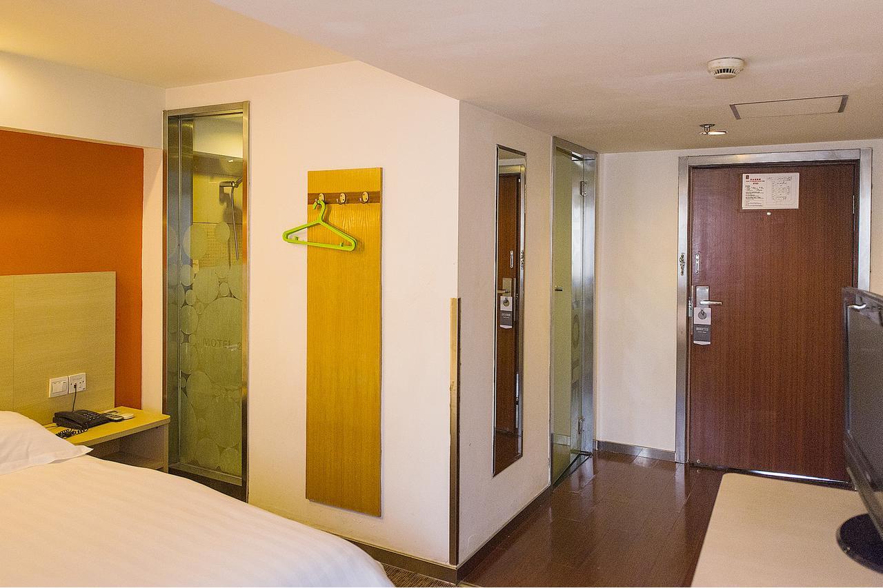 Motel Chongqing Jiefangbai Hongyadong Pedestrian Street Buitenkant foto